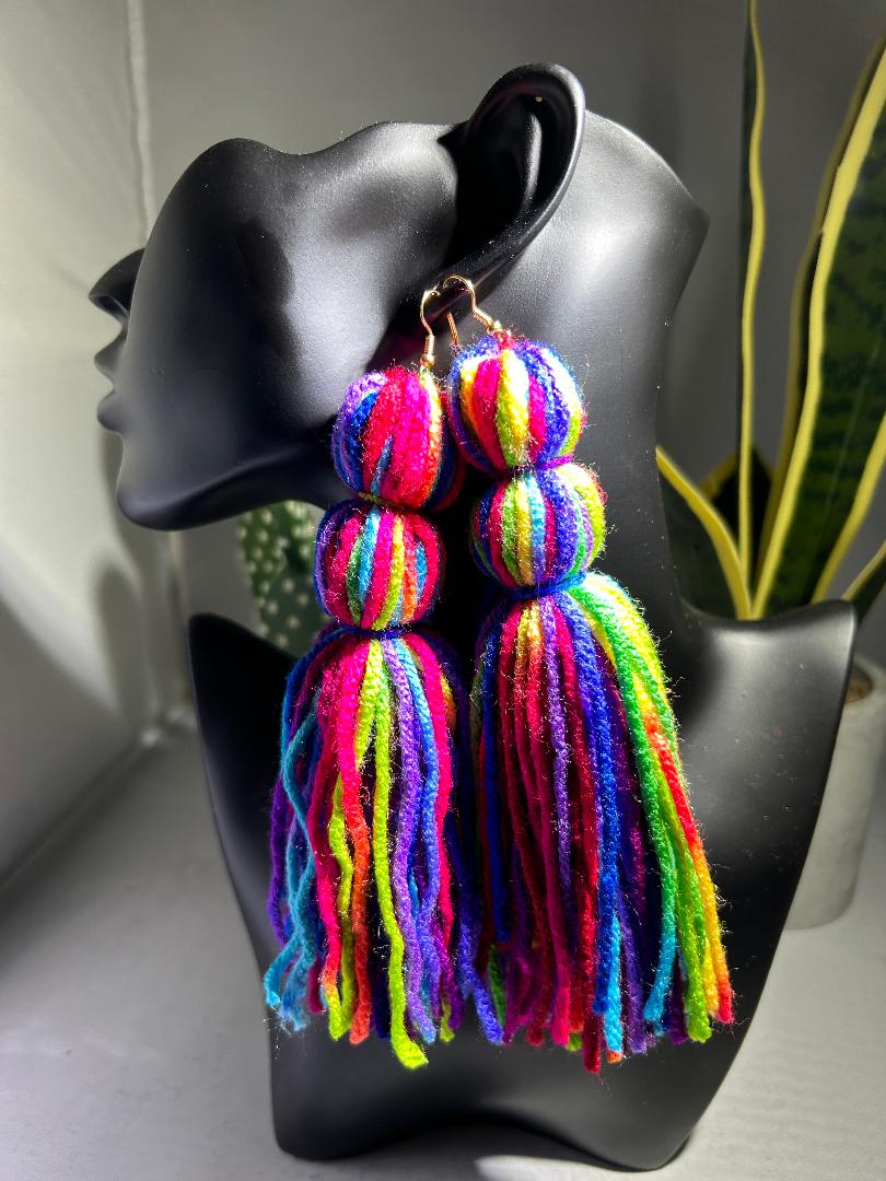 Yarn Tassel Earrings double knot "Candy Stick"