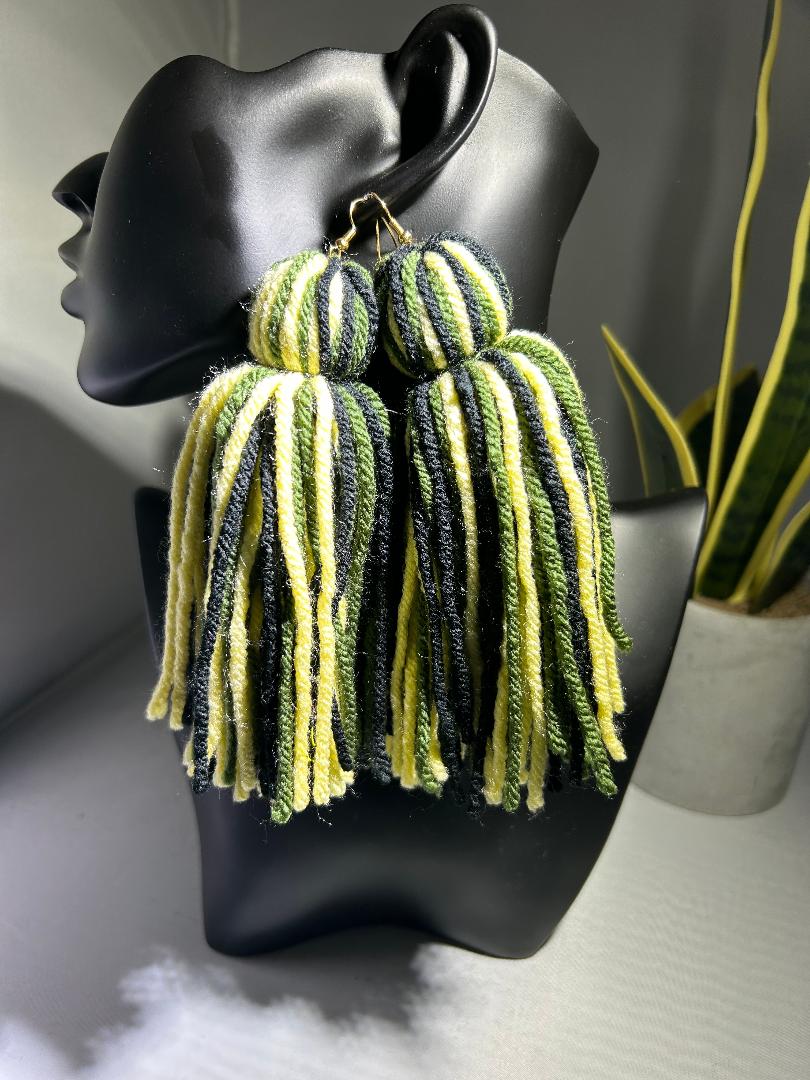 Chunky Yarn Tassel Earrings "Olive. BLK. Yellow"